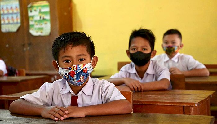 Kota Bandung Mulai PTM 100 Persen, Orang Tua Siswa Antusias: Anak Juga Senang